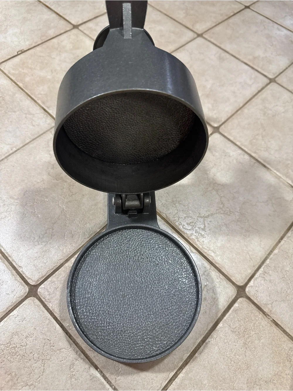 Bellemain Adjustable Burger Press with Auto Expeller - Heavy Duty Aluminum